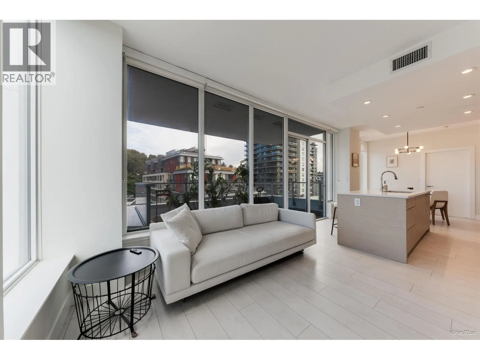 906 3438 SAWMILL CRESCENT