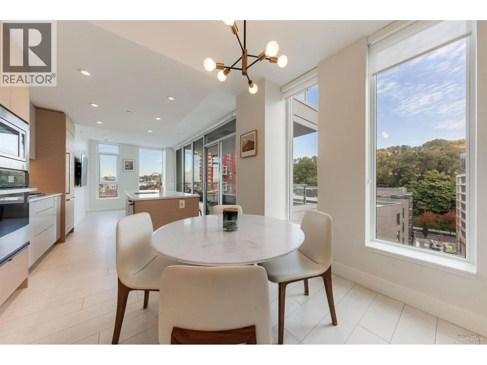 906 3438 SAWMILL CRESCENT