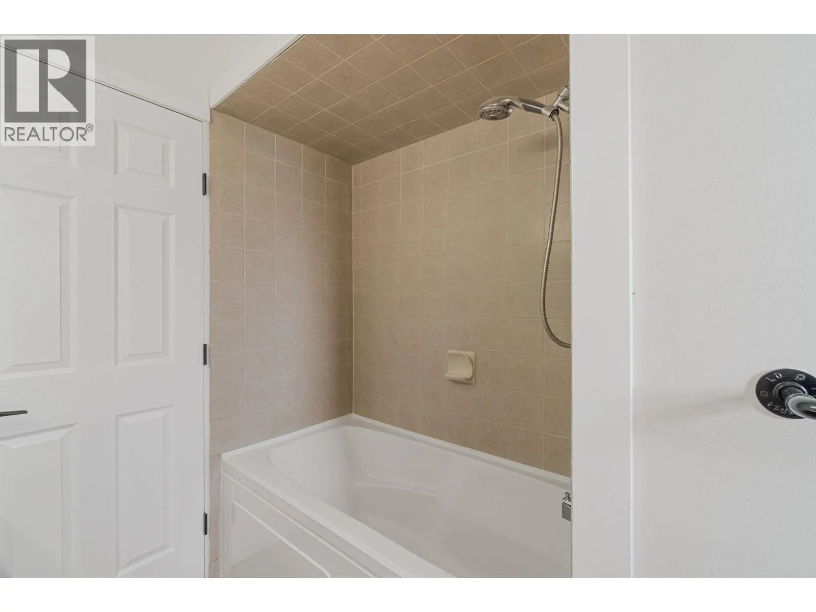 1431 ELINOR CRESCENT