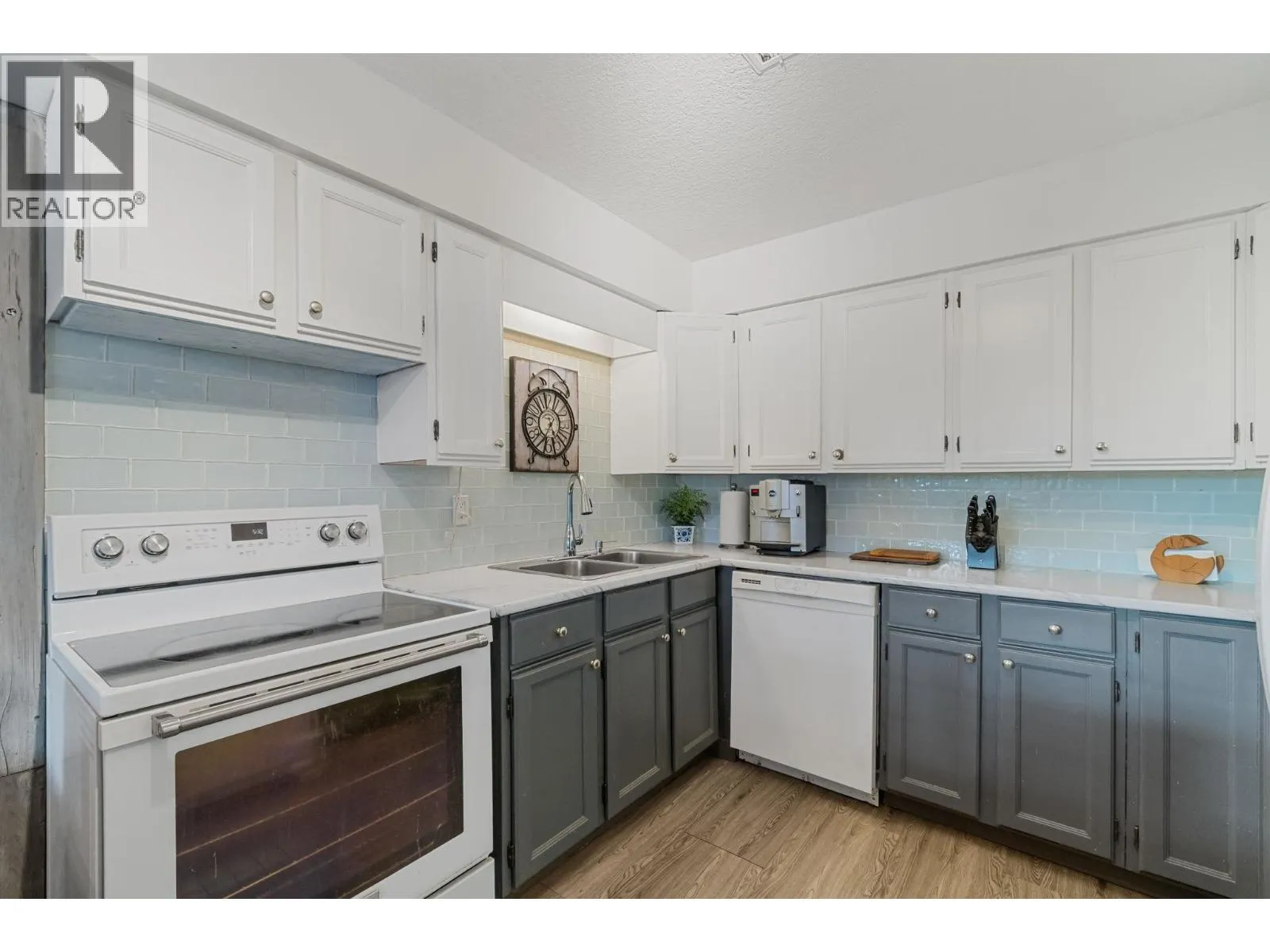 1431 ELINOR CRESCENT