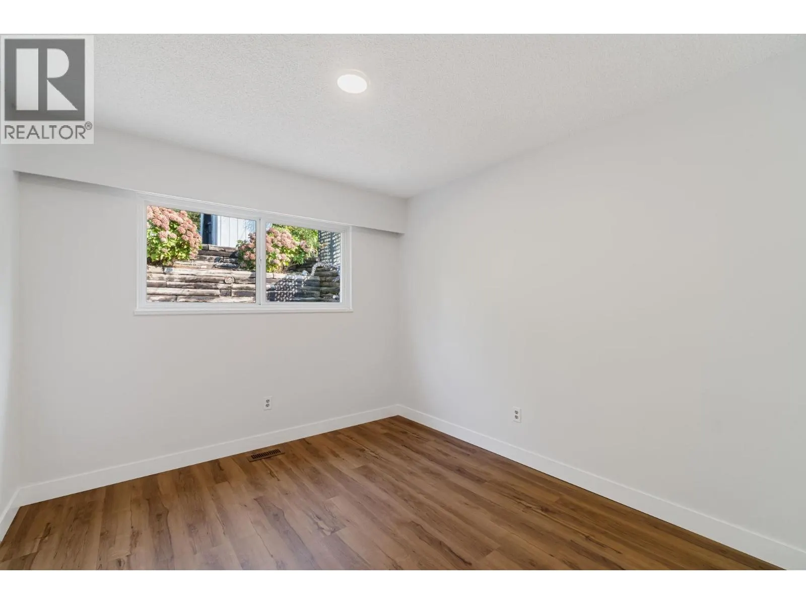 1431 ELINOR CRESCENT