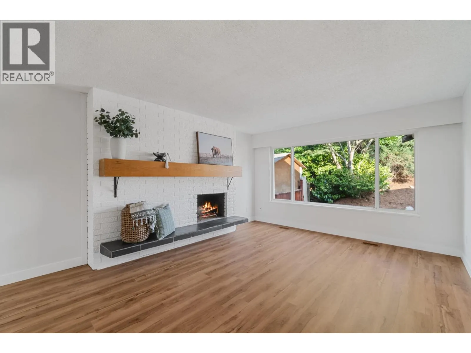 1431 ELINOR CRESCENT