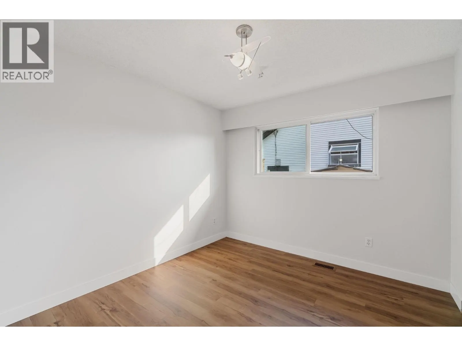 1431 ELINOR CRESCENT