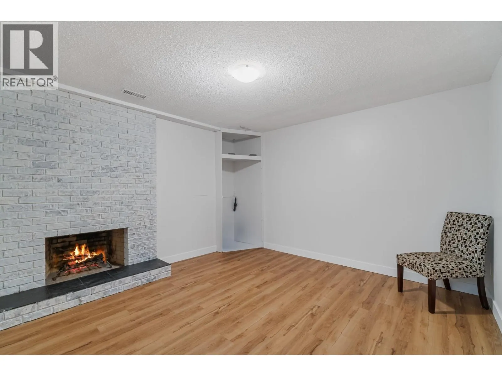 1431 ELINOR CRESCENT