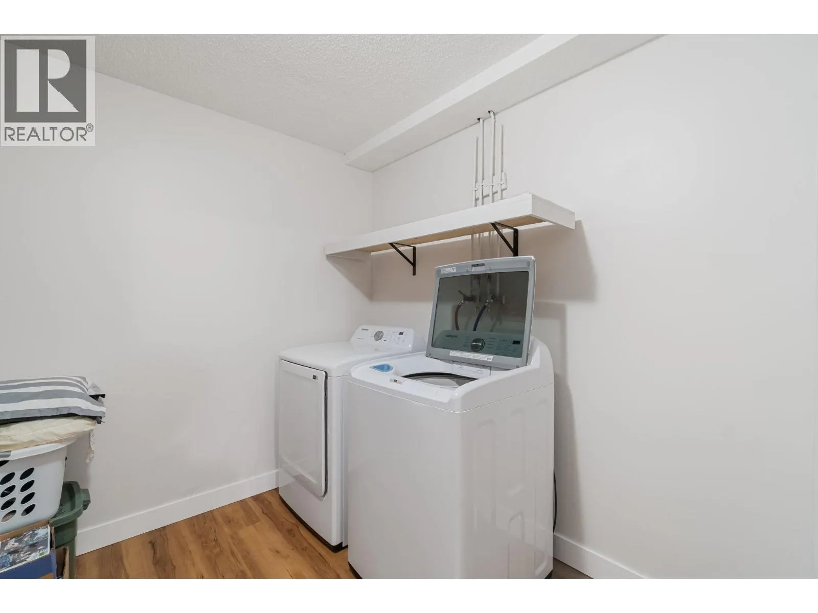 1431 ELINOR CRESCENT