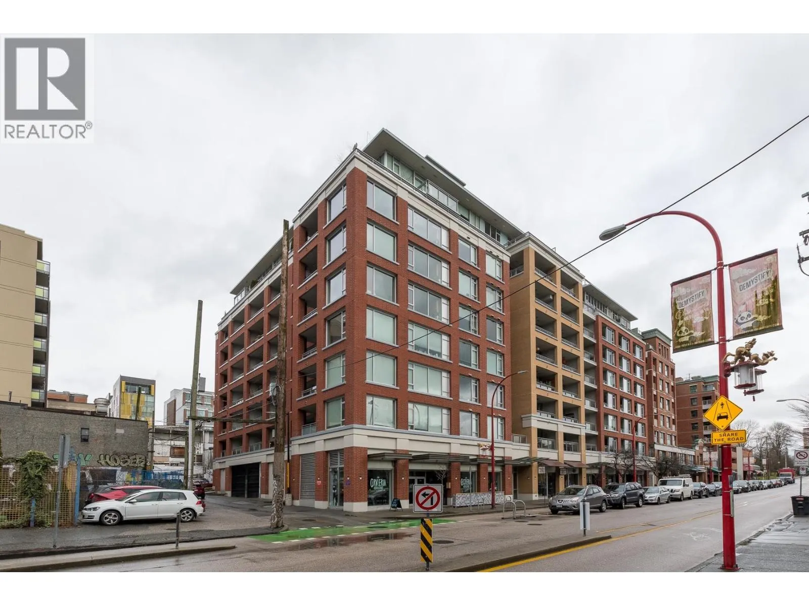 714 221 UNION STREET