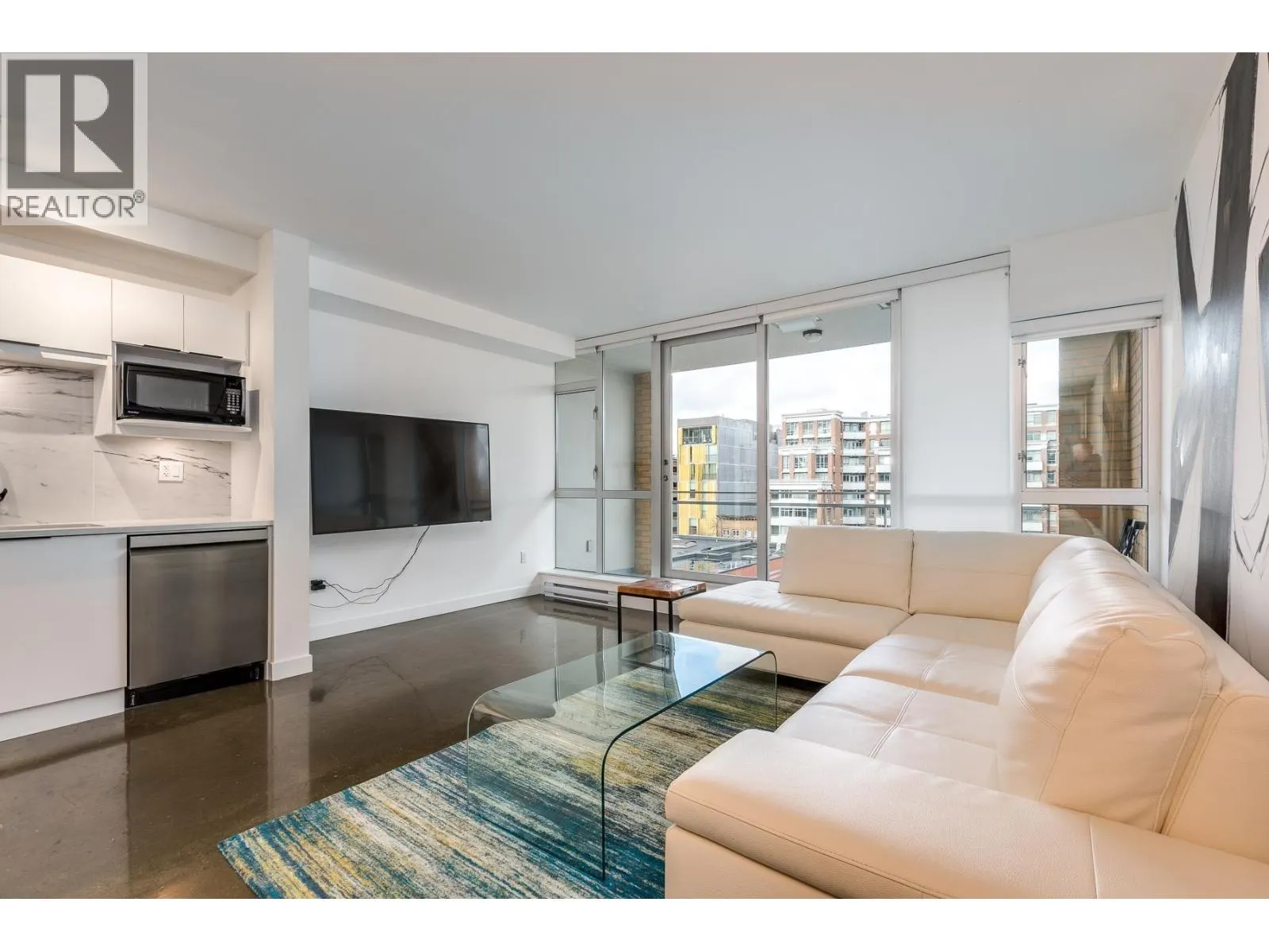 714 221 UNION STREET