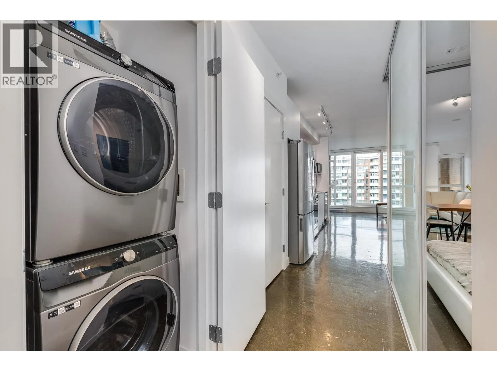 714 221 UNION STREET