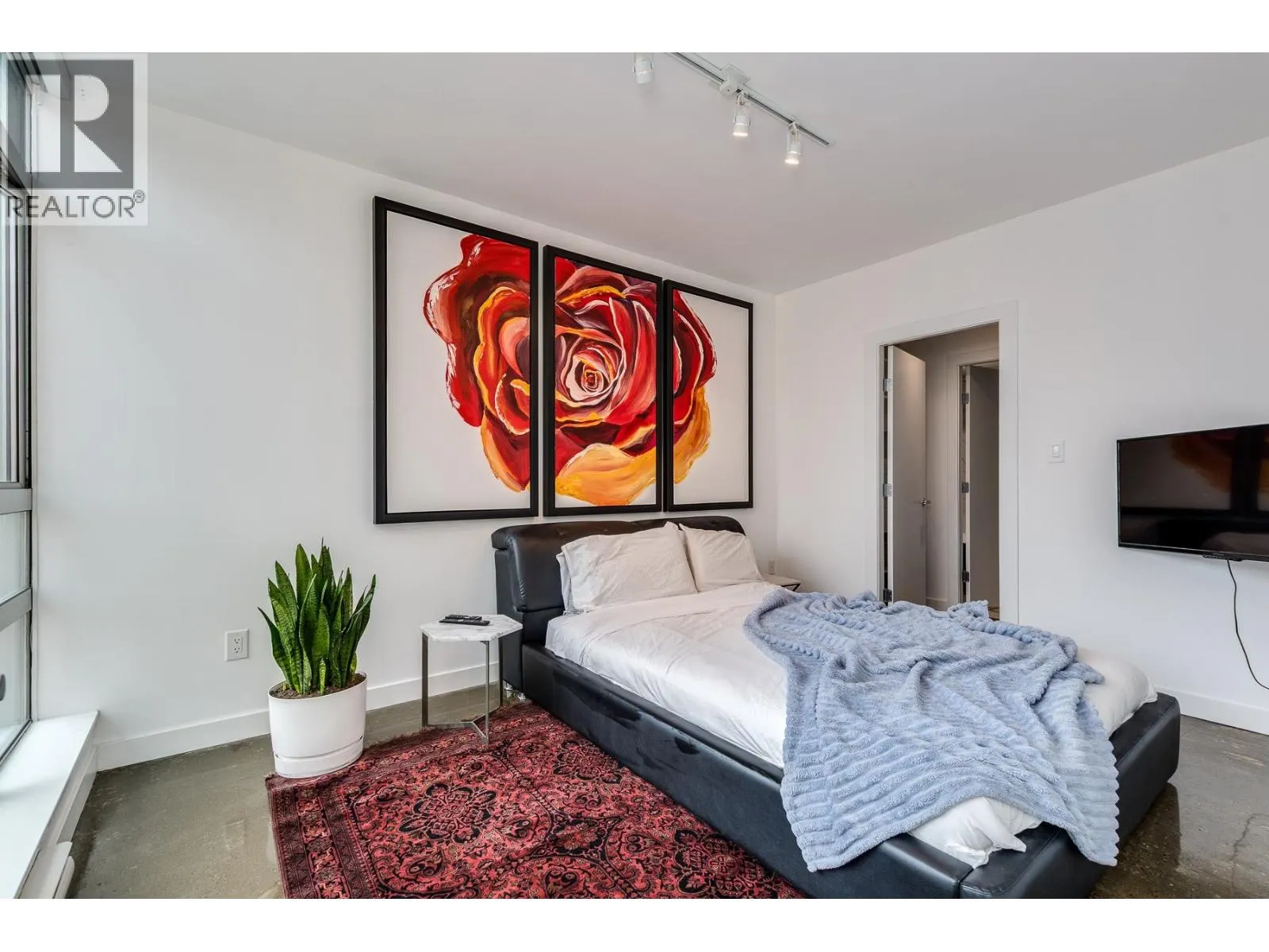 714 221 UNION STREET