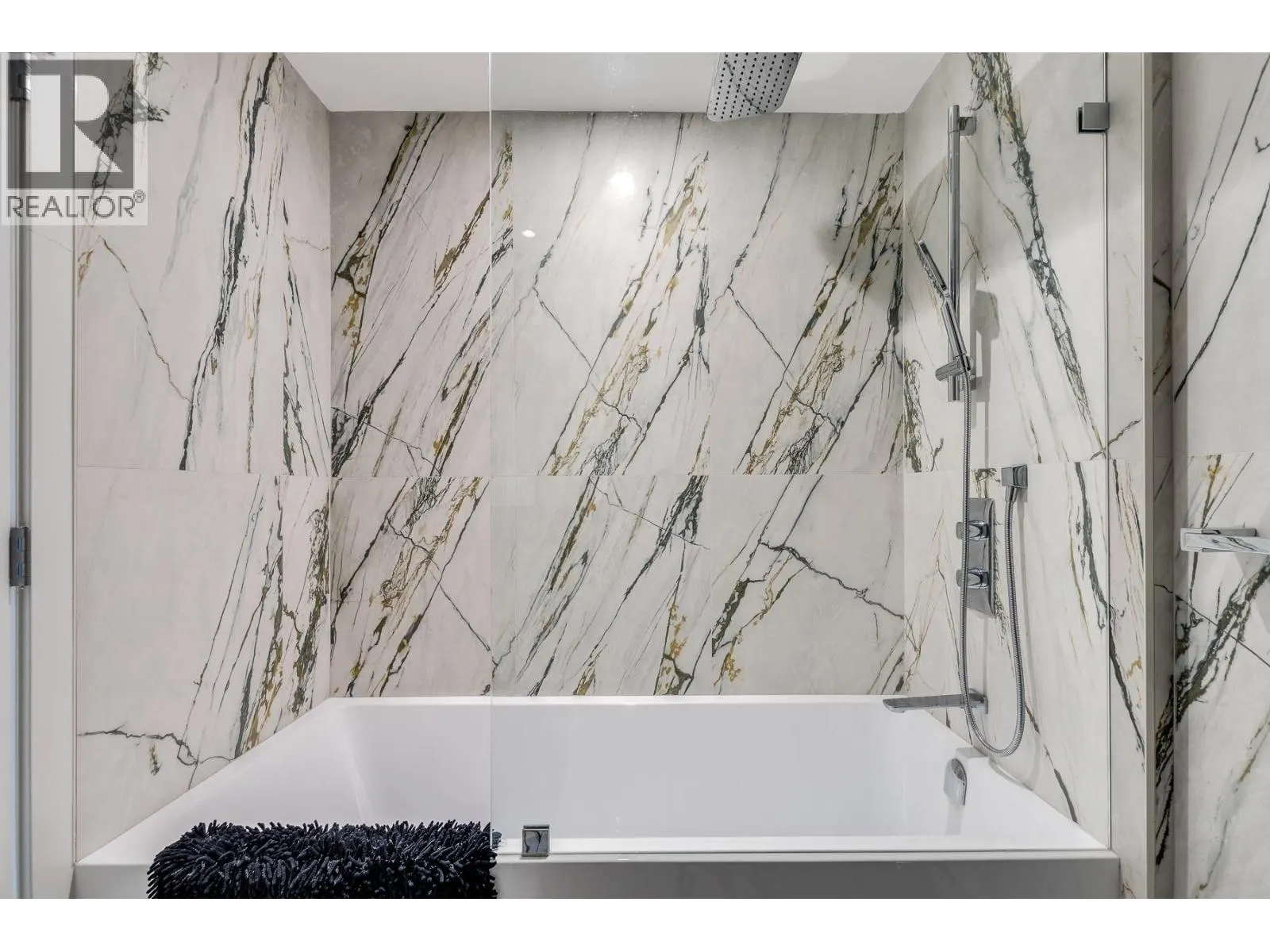 714 221 UNION STREET