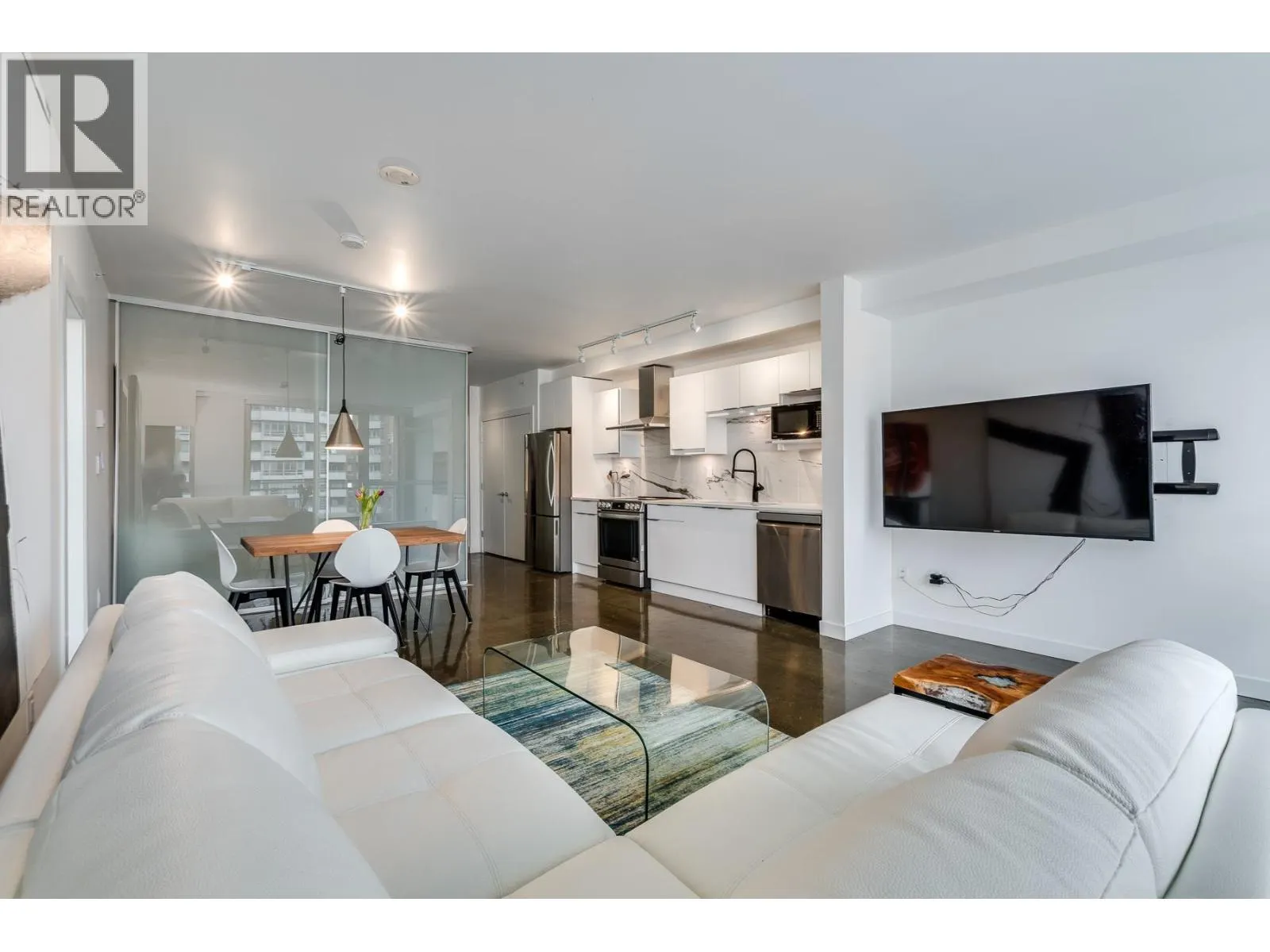 714 221 UNION STREET