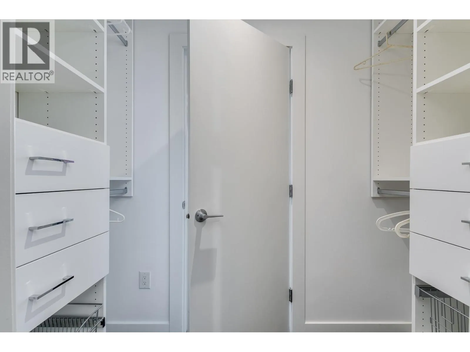 714 221 UNION STREET