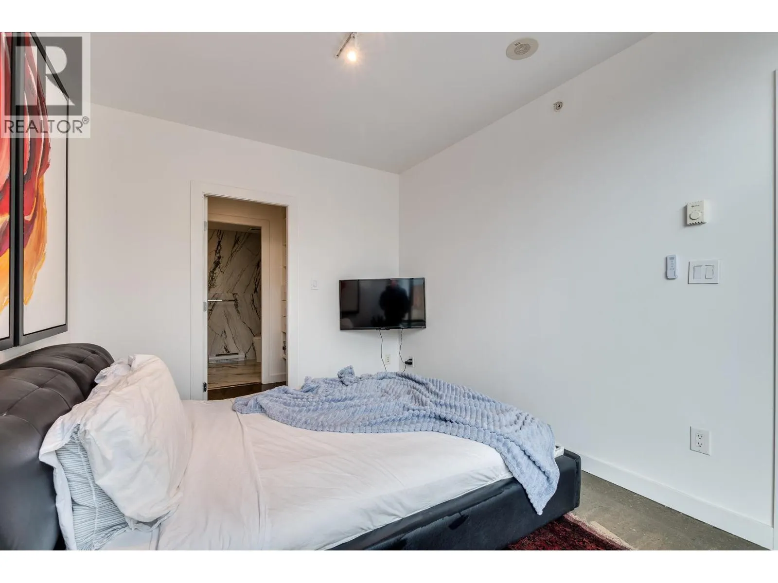 714 221 UNION STREET