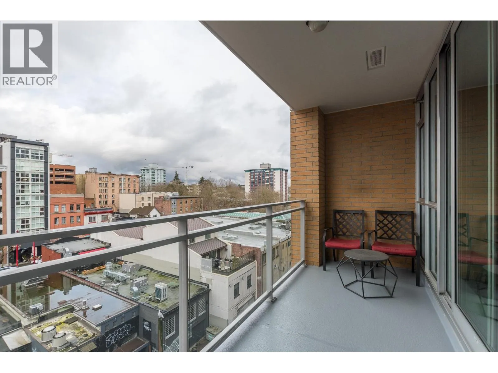 714 221 UNION STREET