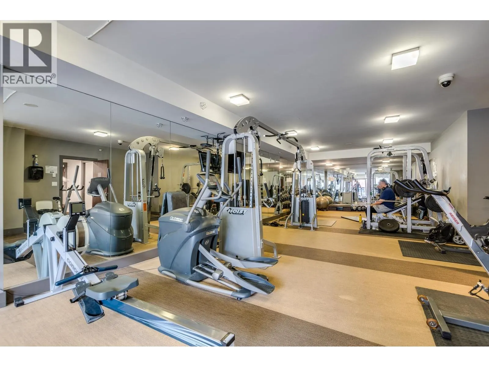 714 221 UNION STREET