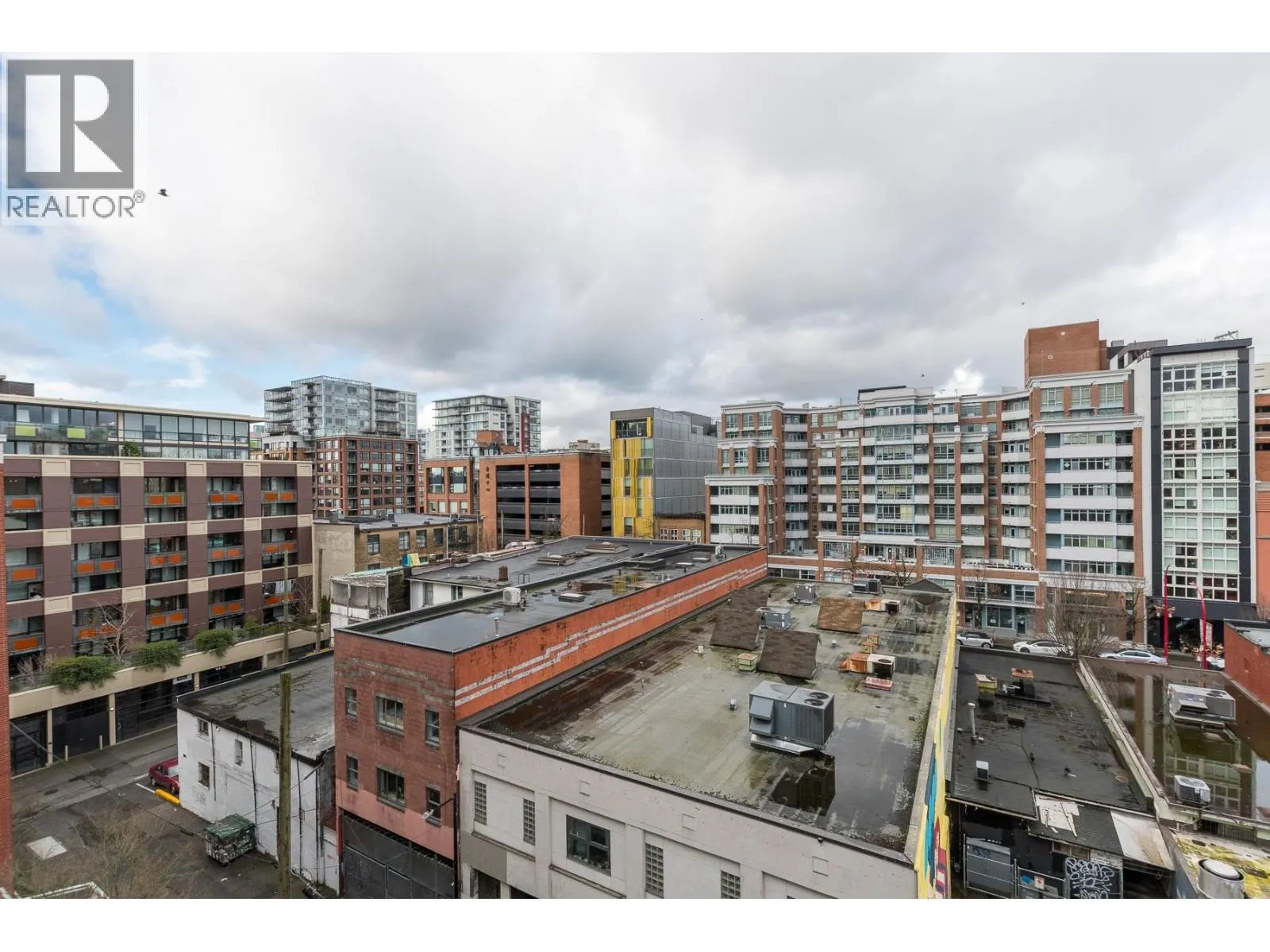 714 221 UNION STREET