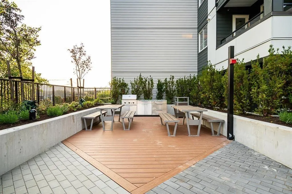 207 8117 200A STREET