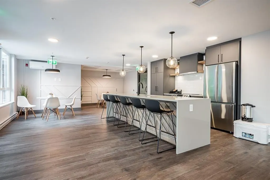 207 8117 200A STREET