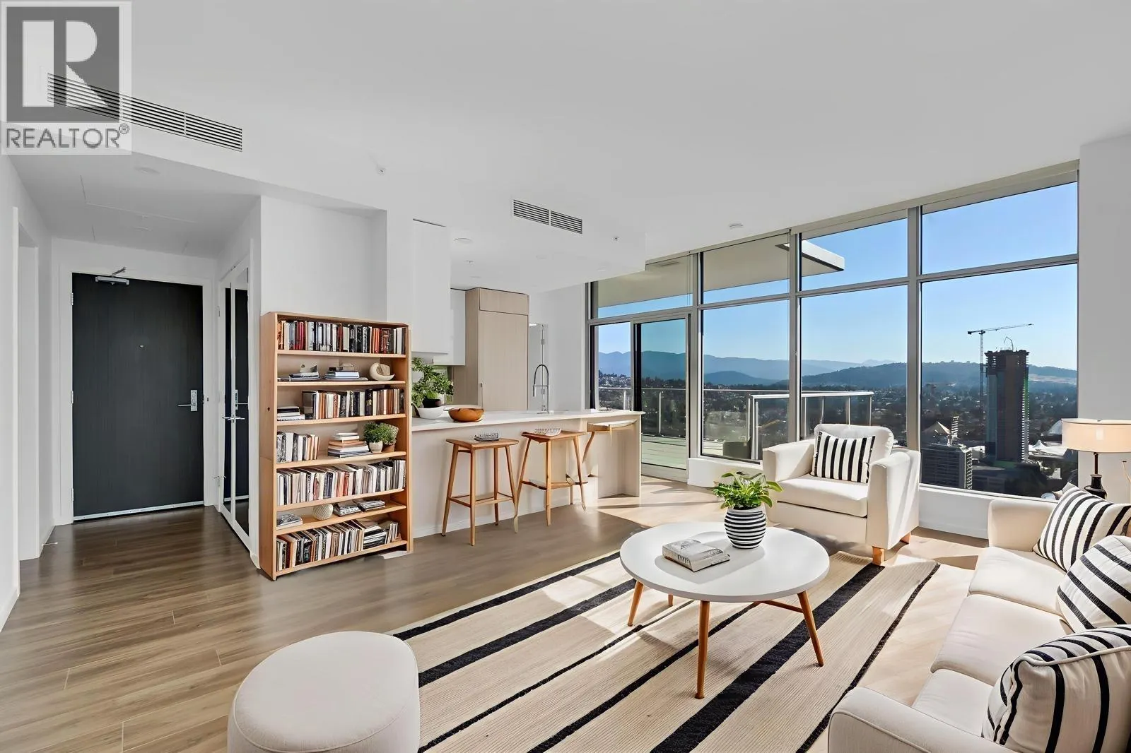 4402 1888 GILMORE AVENUE