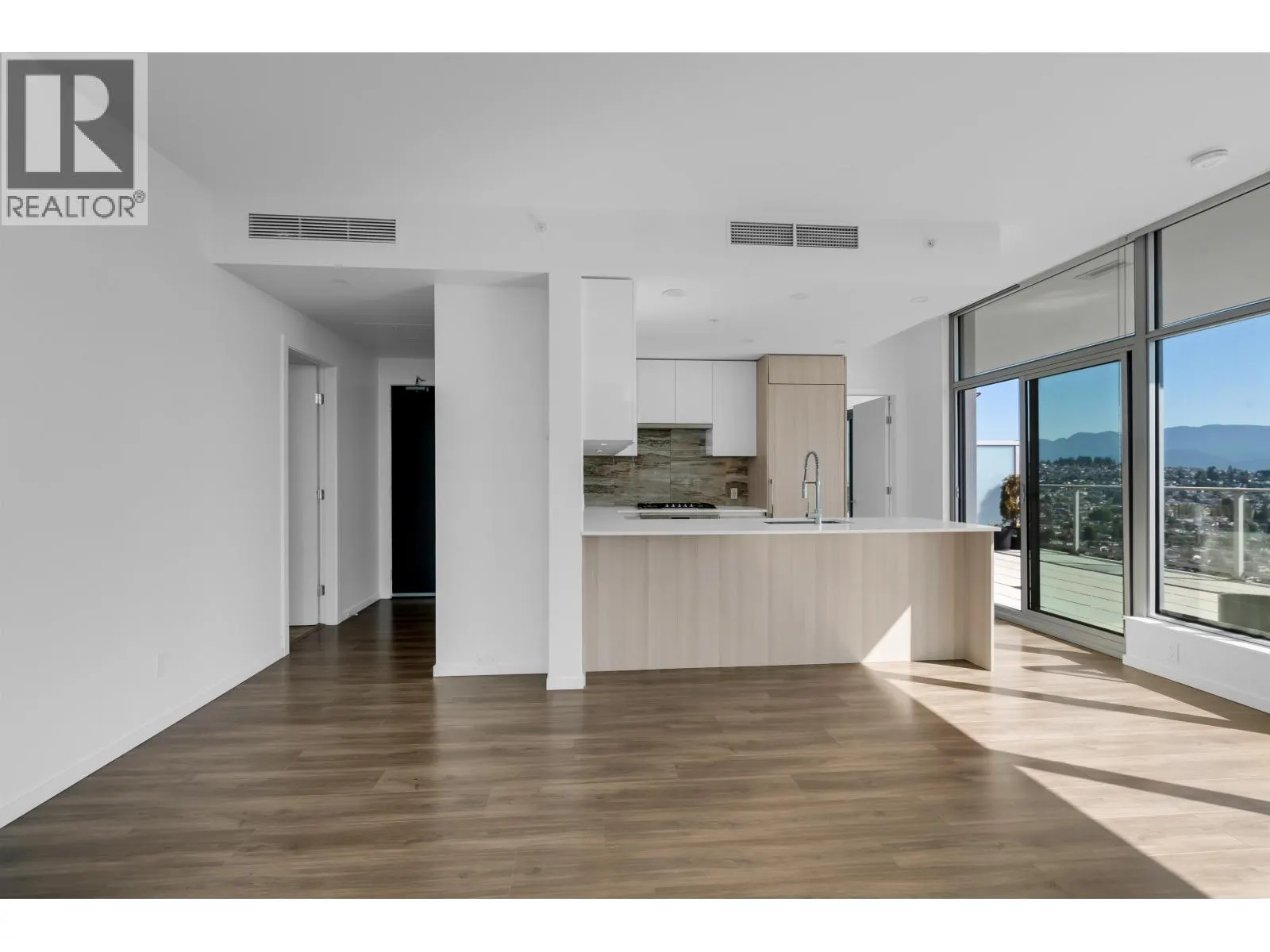 4402 1888 GILMORE AVENUE