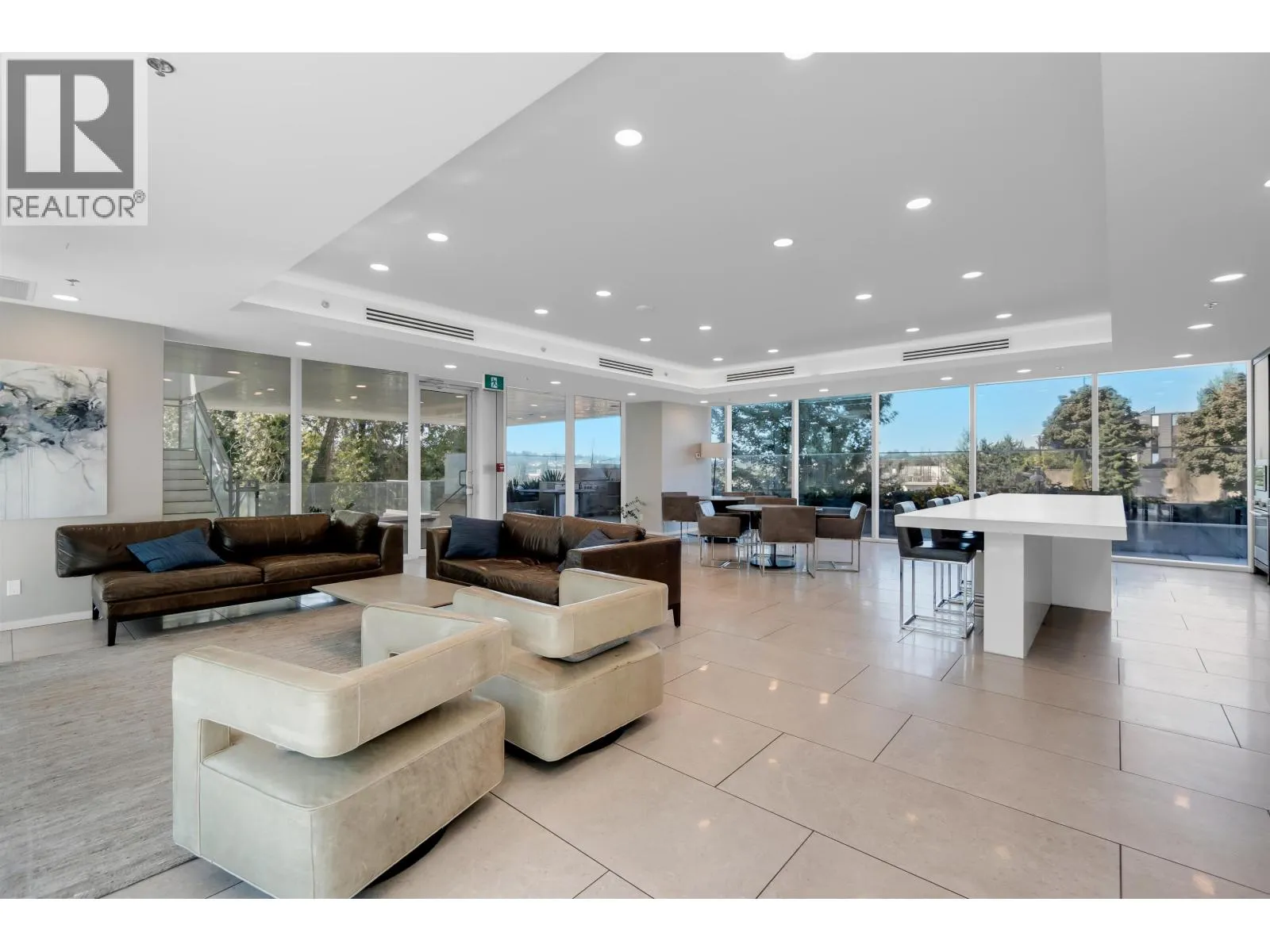 4402 1888 GILMORE AVENUE