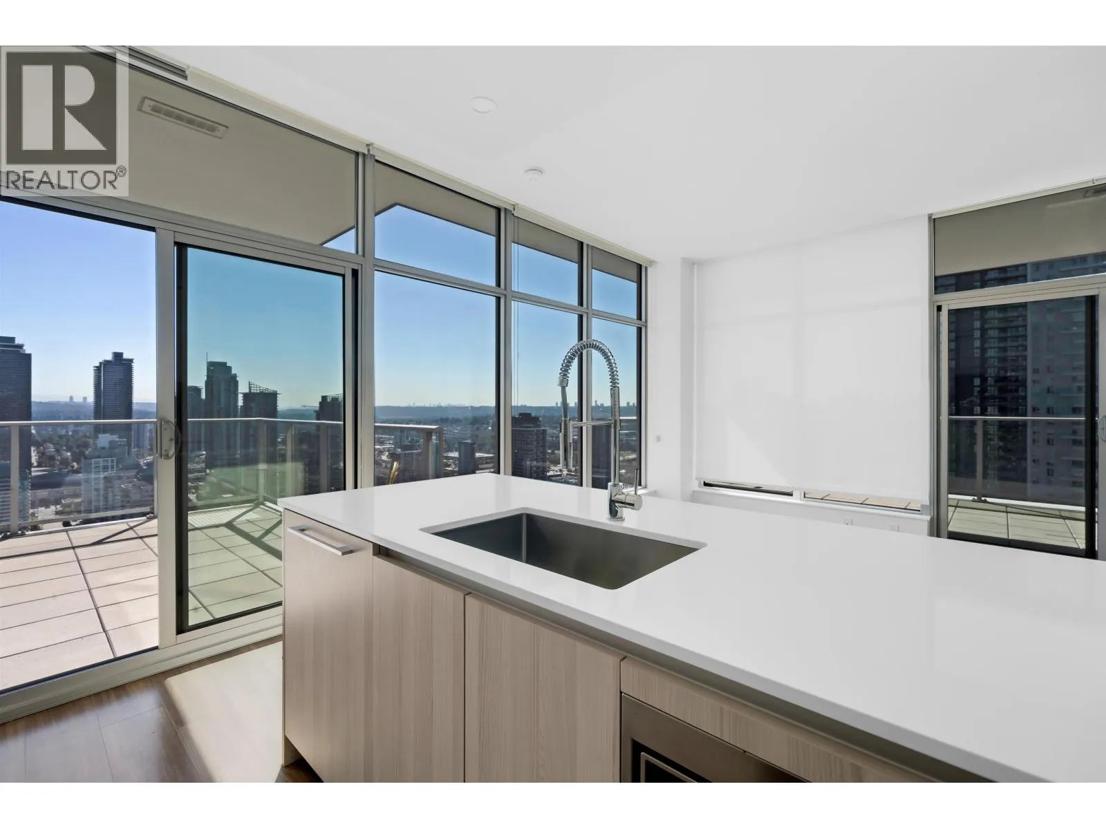 4402 1888 GILMORE AVENUE