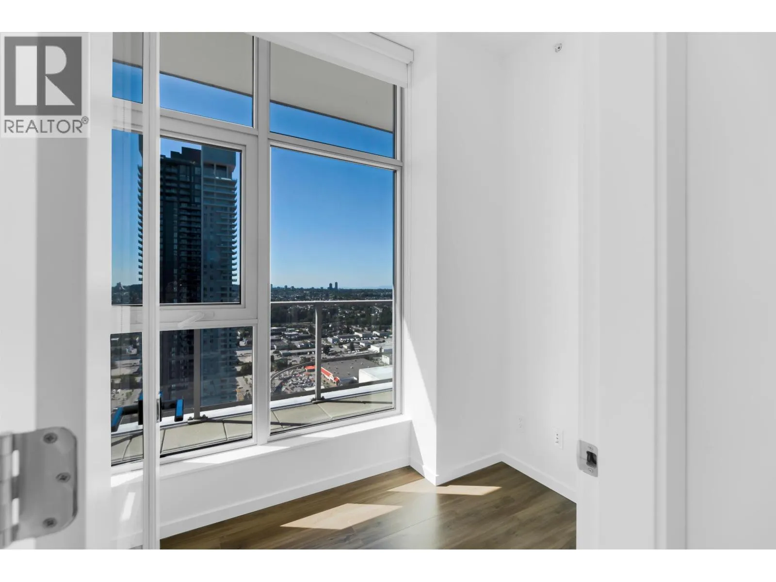 4402 1888 GILMORE AVENUE