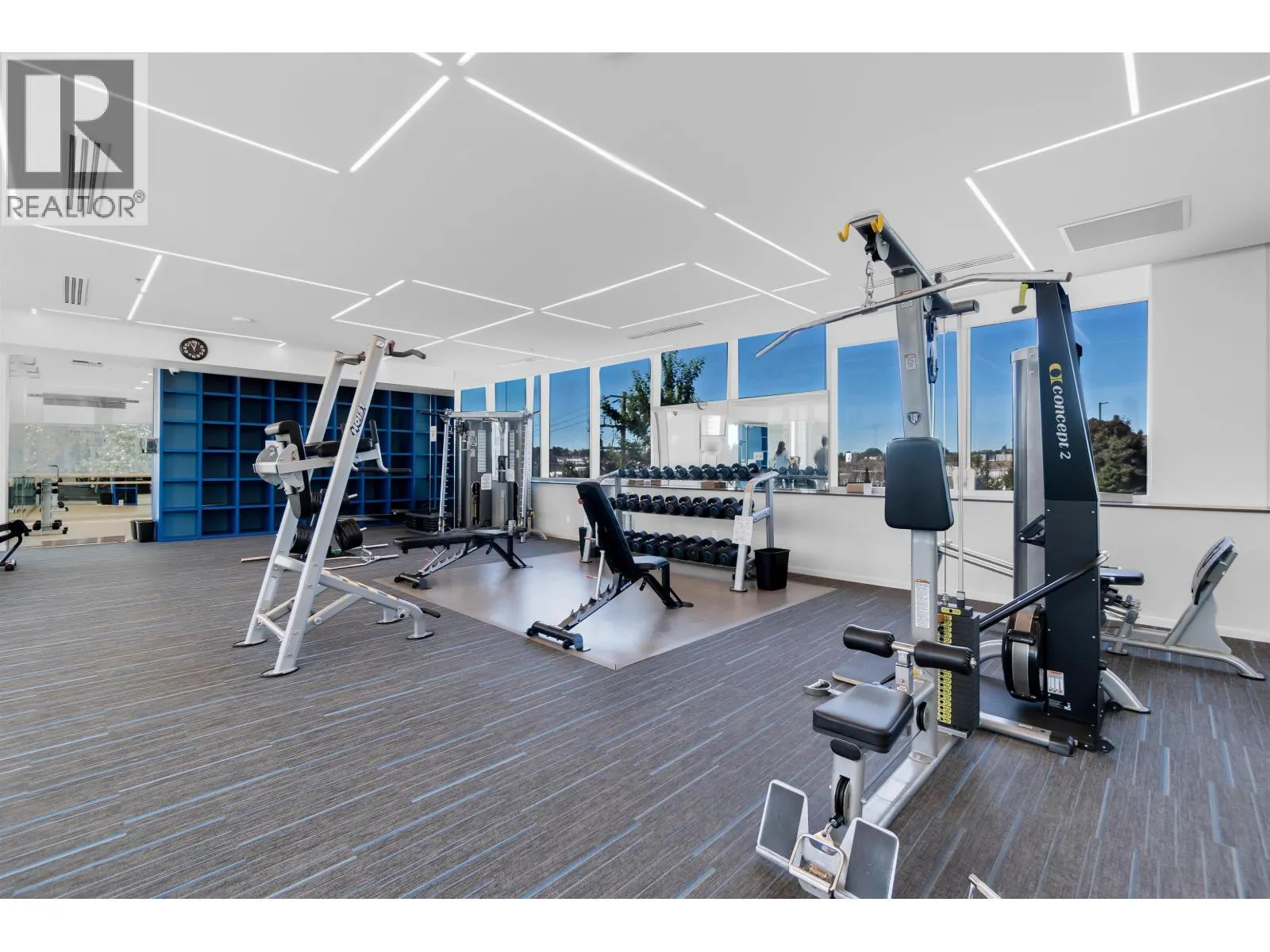 4402 1888 GILMORE AVENUE