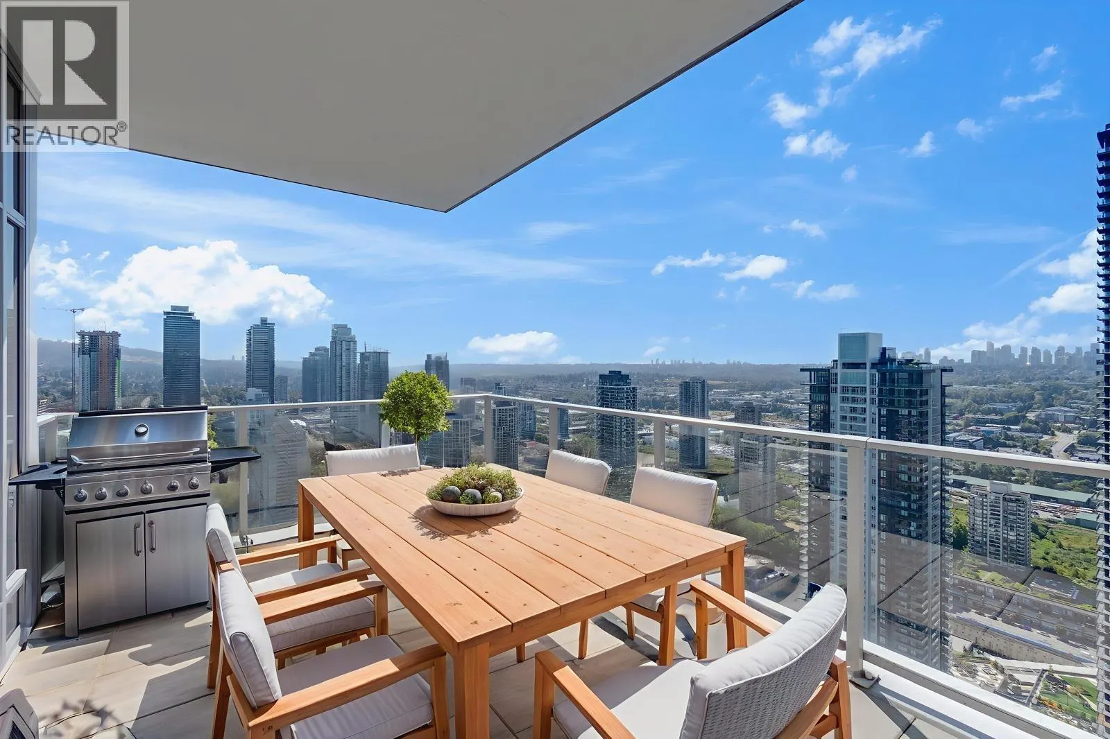 4402 1888 GILMORE AVENUE