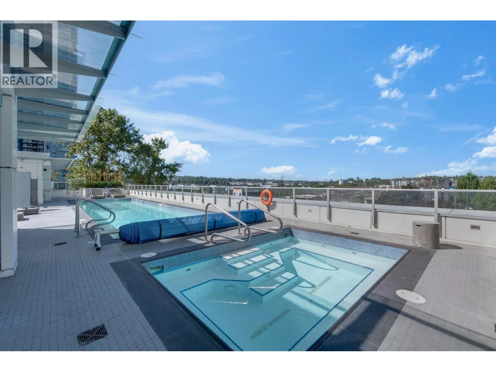 4402 1888 GILMORE AVENUE