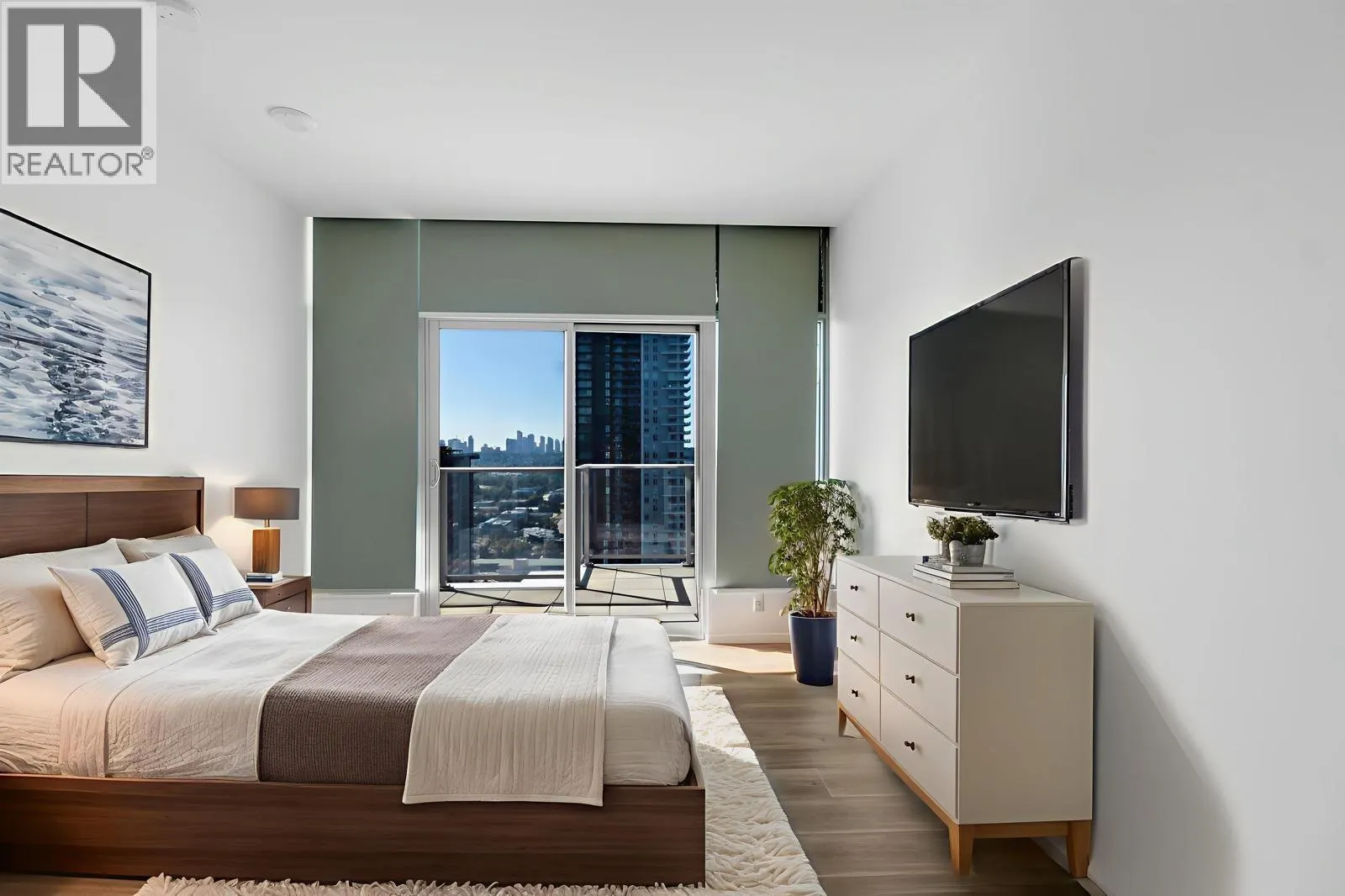 4402 1888 GILMORE AVENUE