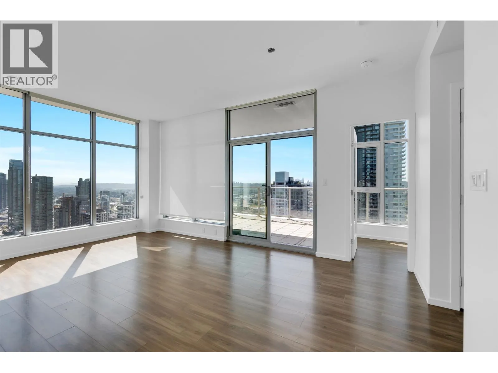 4402 1888 GILMORE AVENUE