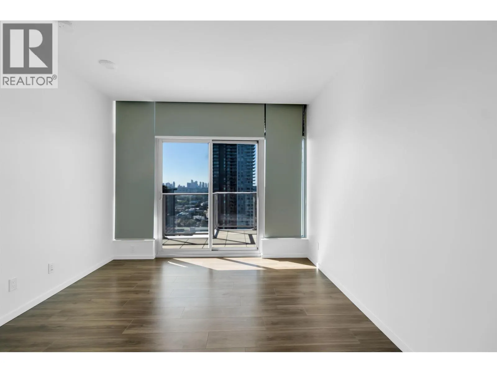 4402 1888 GILMORE AVENUE