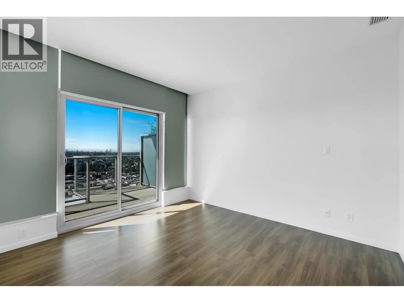 4402 1888 GILMORE AVENUE