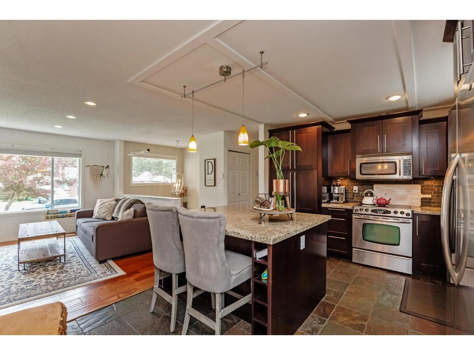 2837 CAMBRIDGE STREET