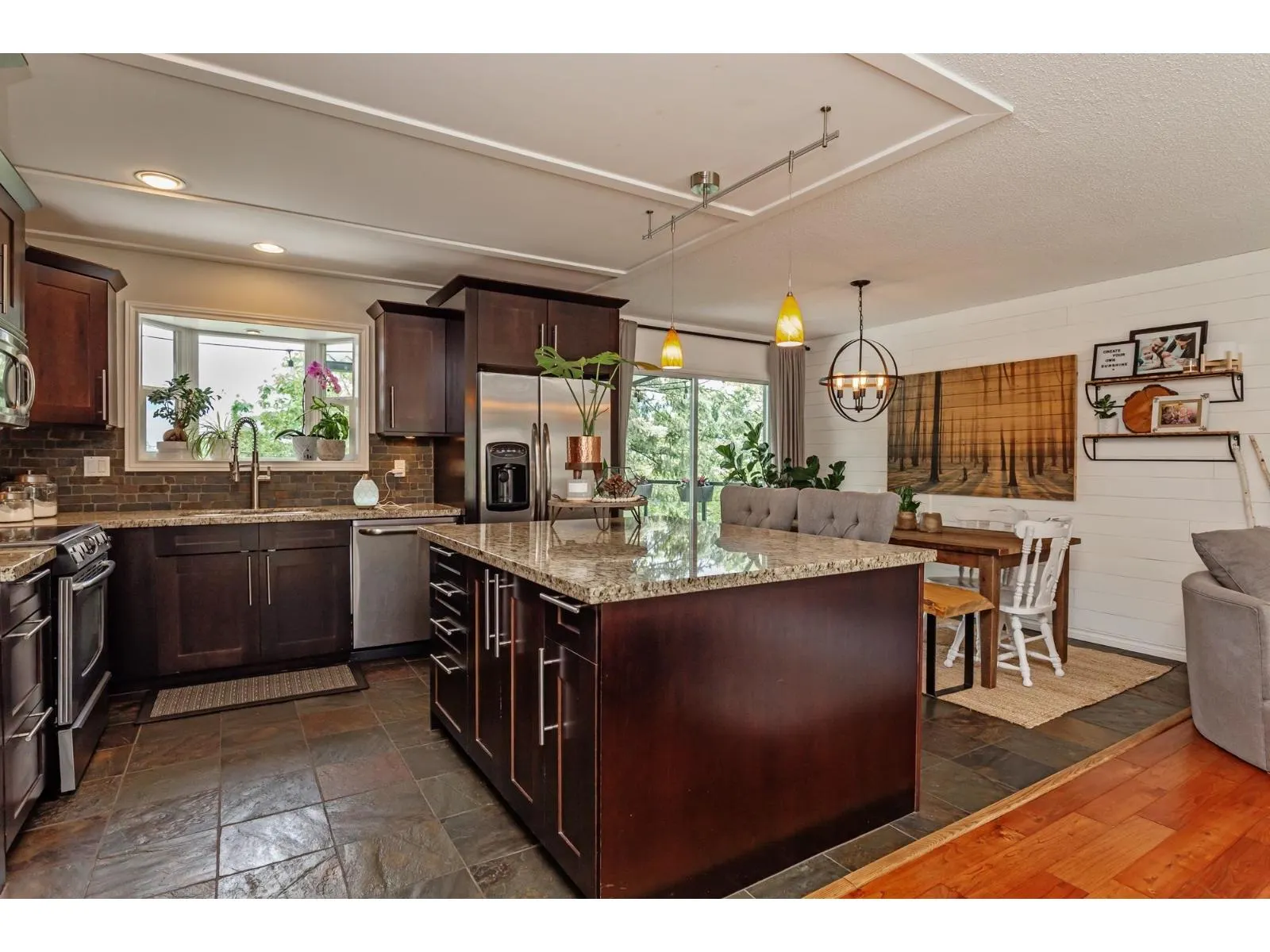 2837 CAMBRIDGE STREET