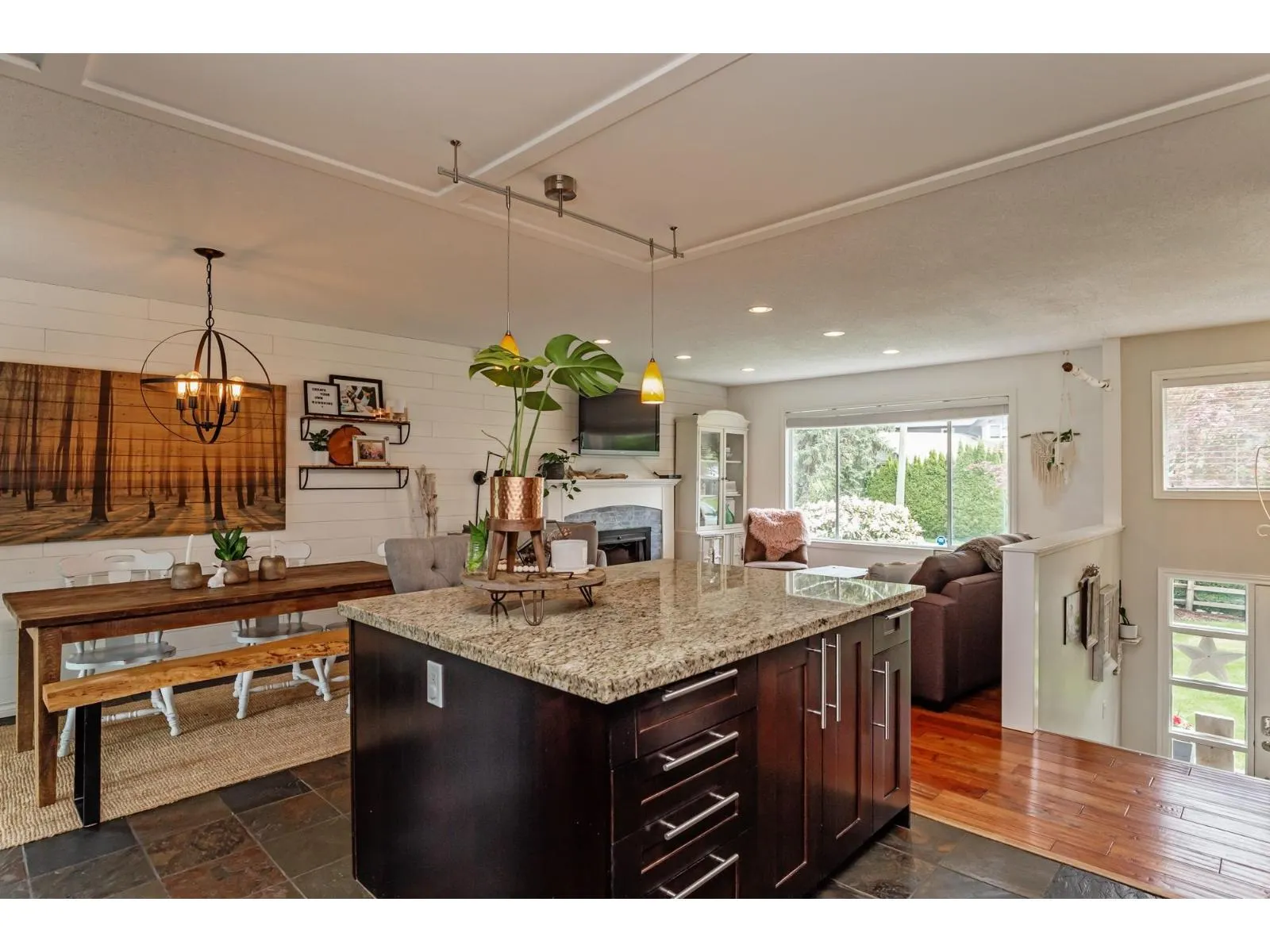 2837 CAMBRIDGE STREET