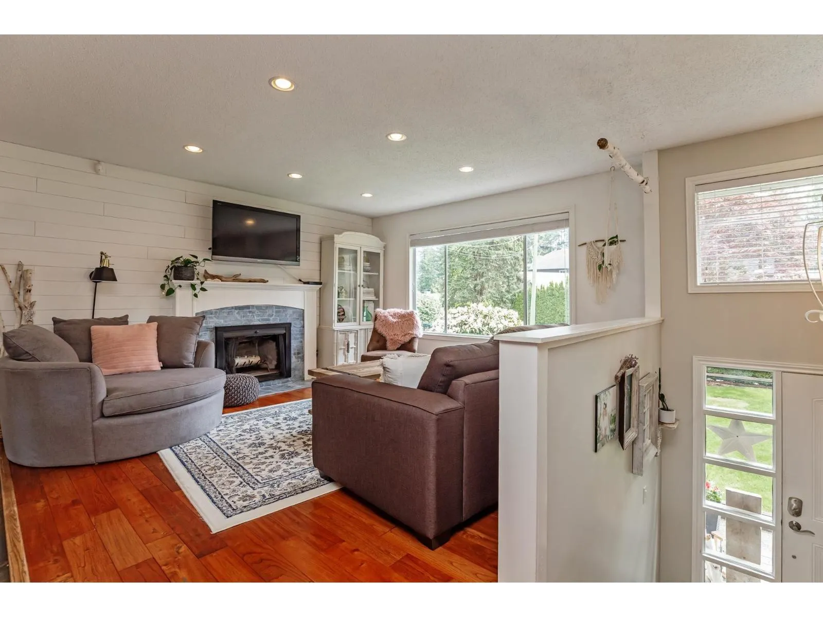 2837 CAMBRIDGE STREET