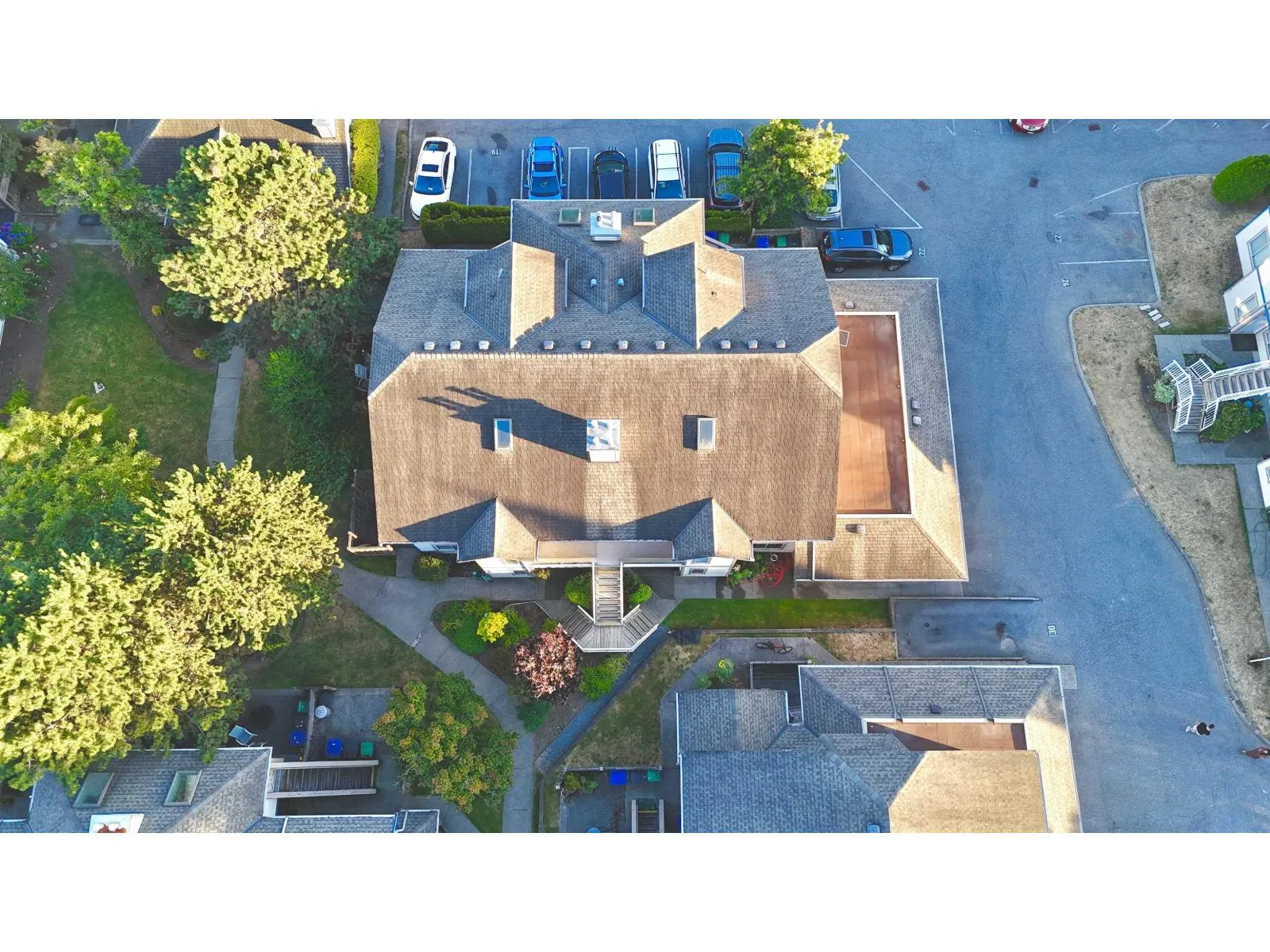 113 7837 120A STREET