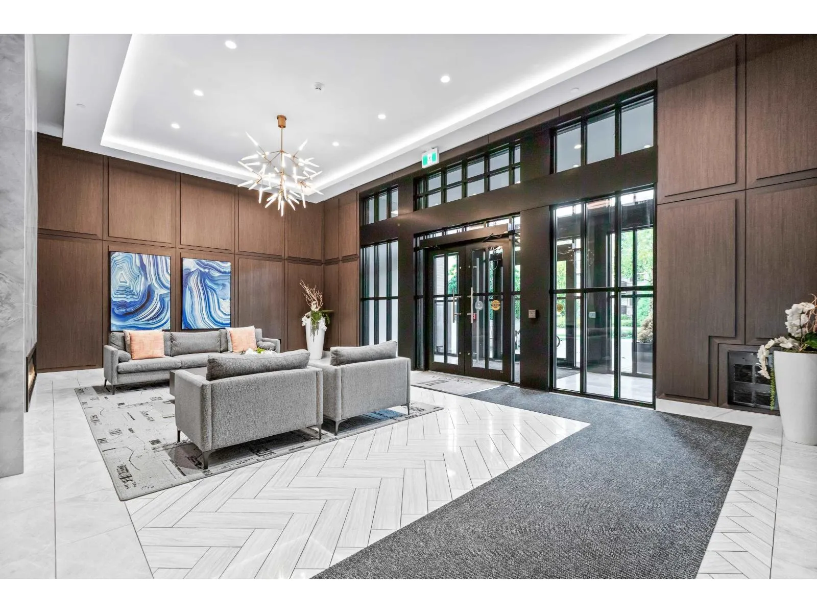 B319 8150 207 STREET