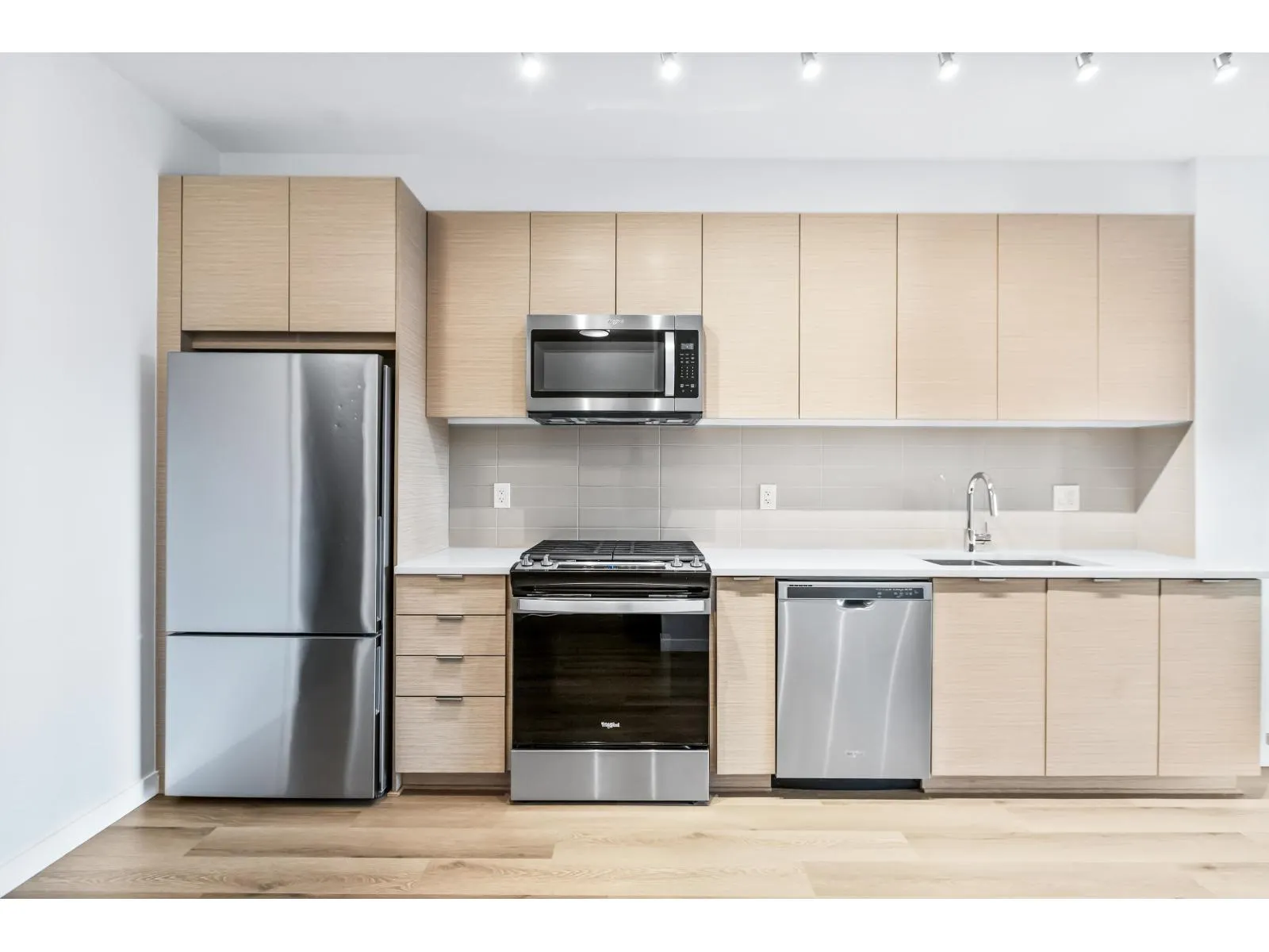 B319 8150 207 STREET