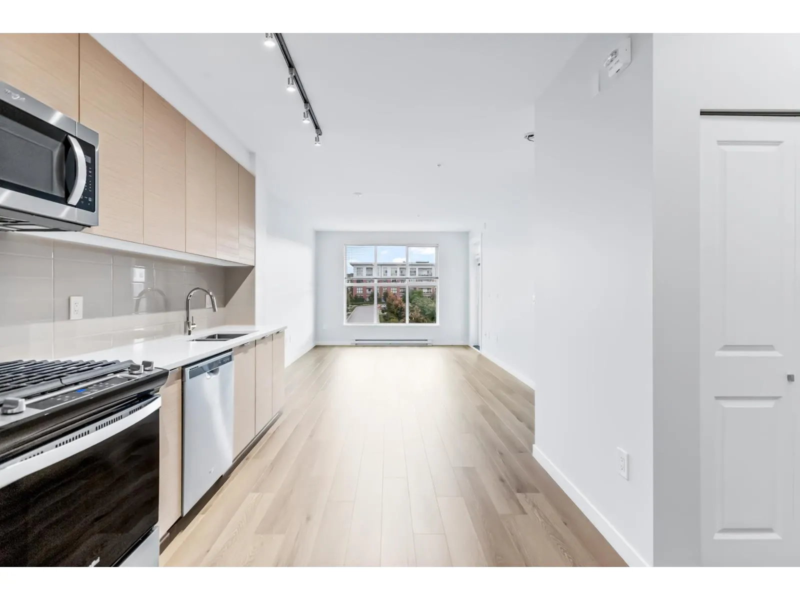 B319 8150 207 STREET