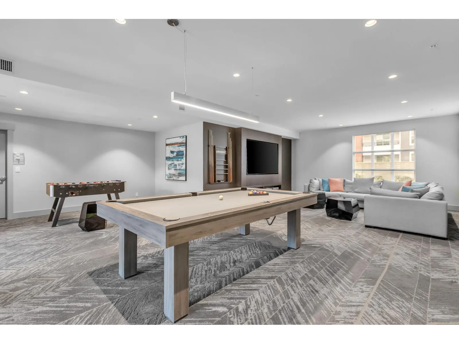 B319 8150 207 STREET