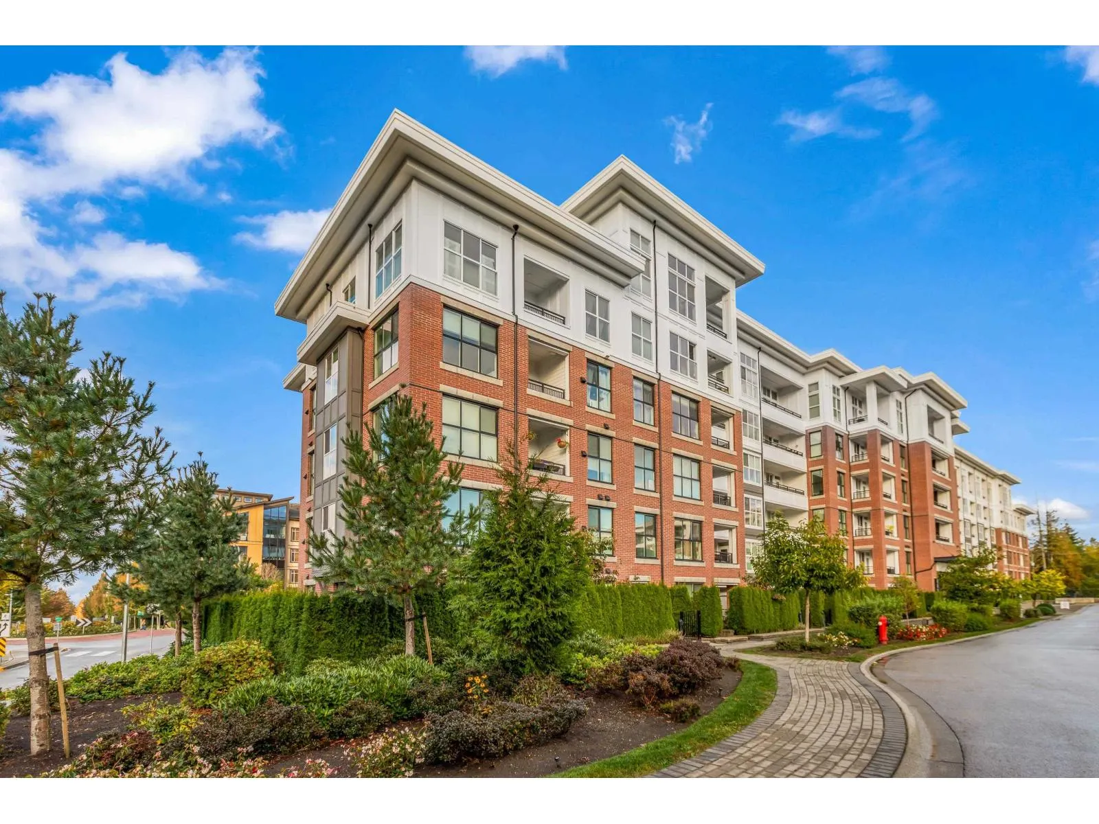 B319 8150 207 STREET