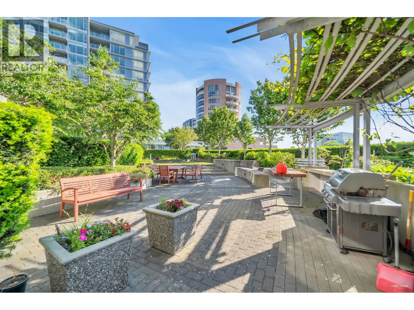 509 6733 BUSWELL STREET