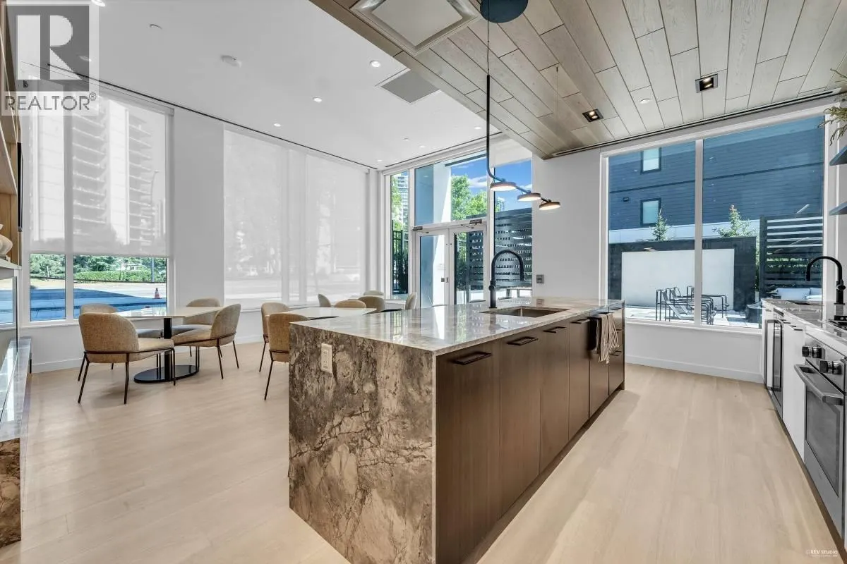 2210 6468 WILLINGDON AVENUE