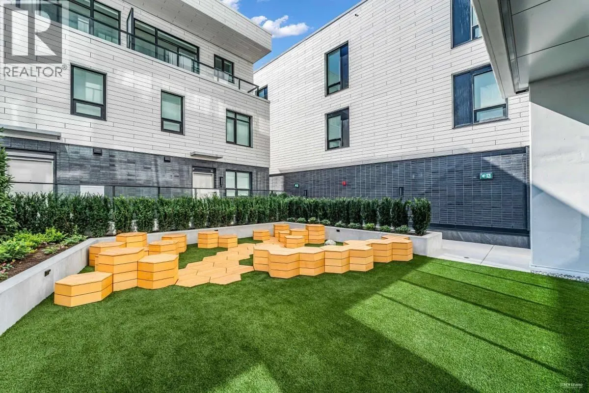 2210 6468 WILLINGDON AVENUE