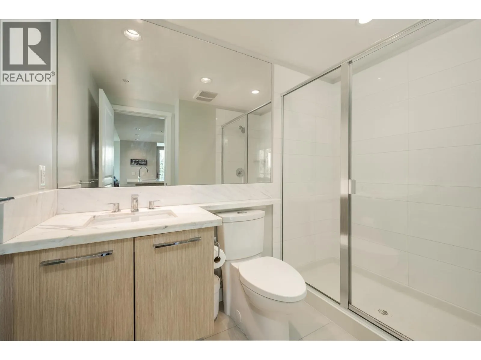 1508 3093 WINDSOR GATE