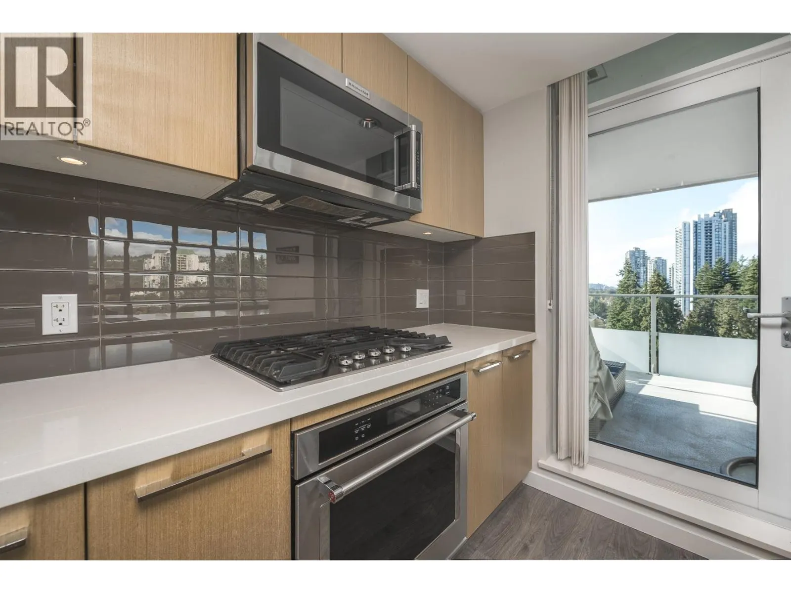 1508 3093 WINDSOR GATE