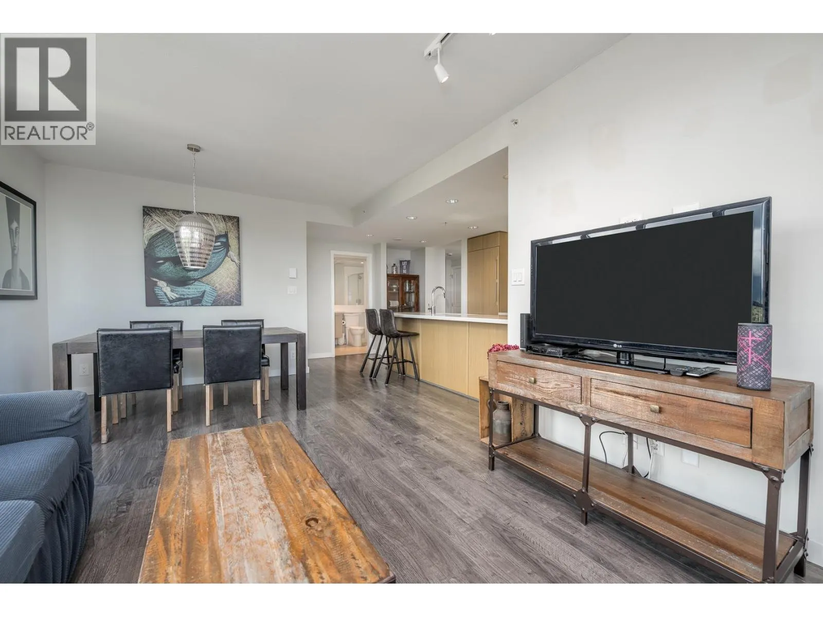 1508 3093 WINDSOR GATE